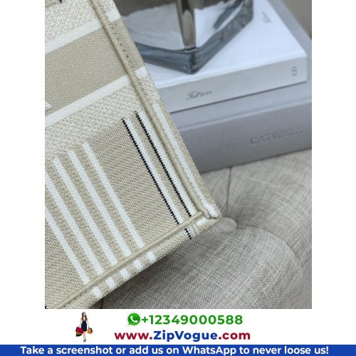 Dior Book Tote Medium 36cm - Image 4