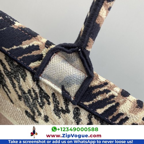 Dior Book Tote Medium 36cm - Image 9