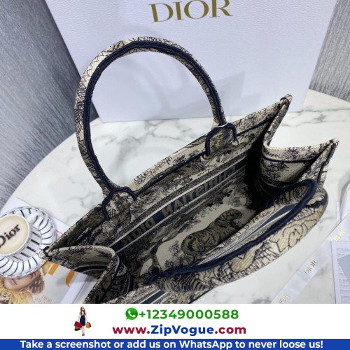 Dior Book Tote Medium 36cm - Image 9