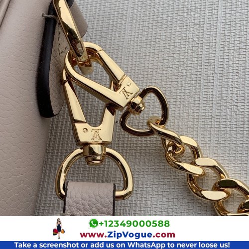 Louis Vuitton Favorite - Image 3