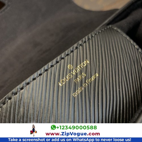 Louis Vuitton Wallet - Image 2