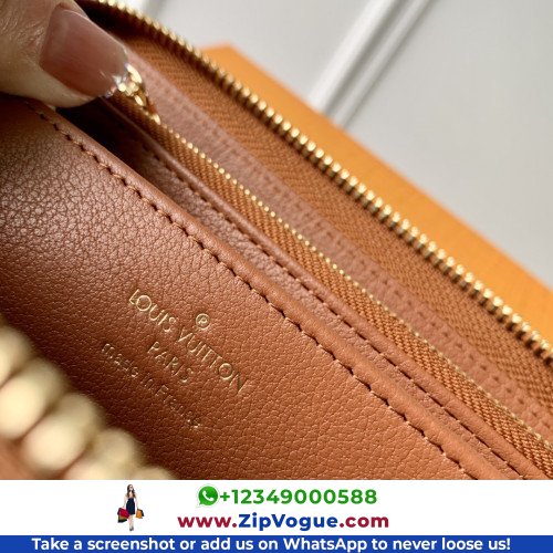 Louis Vuitton Wallet - Image 5