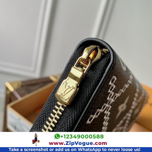 Louis Vuitton Wallet - Image 4