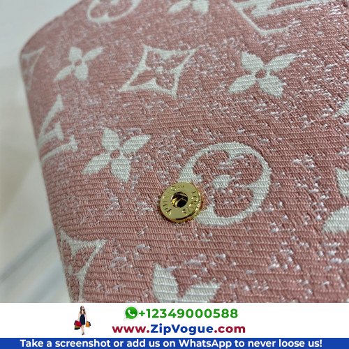 Louis Vuitton Wallet - Image 7