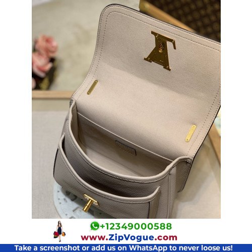 Louis Vuitton Favorite - Image 4