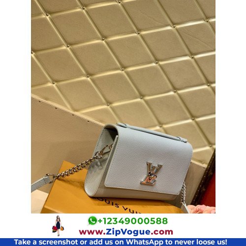 Louis Vuitton Favorite - Image 9