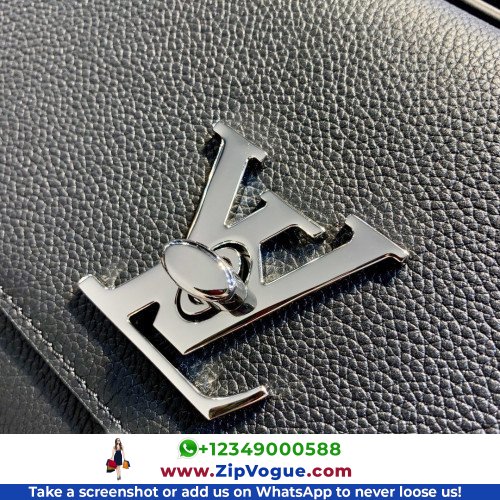 Louis Vuitton Favorite - Image 4