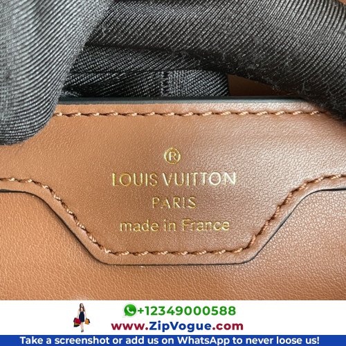 Louis Vuitton Capucines - Image 7