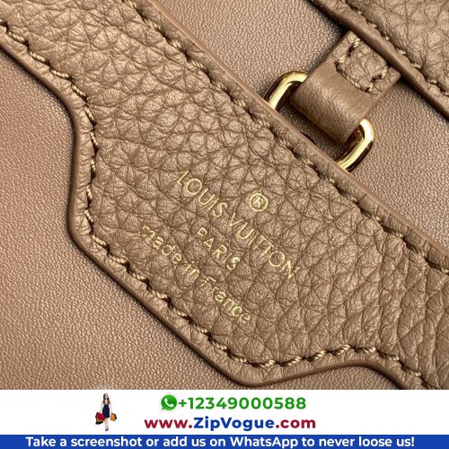 Louis Vuitton Capucines - Image 3