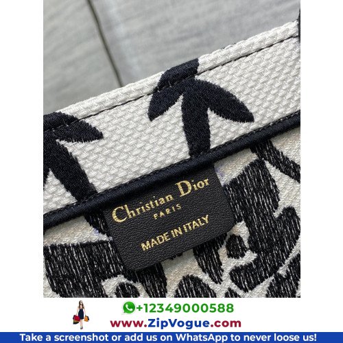 Dior Book Tote Large 42cm - Image 9